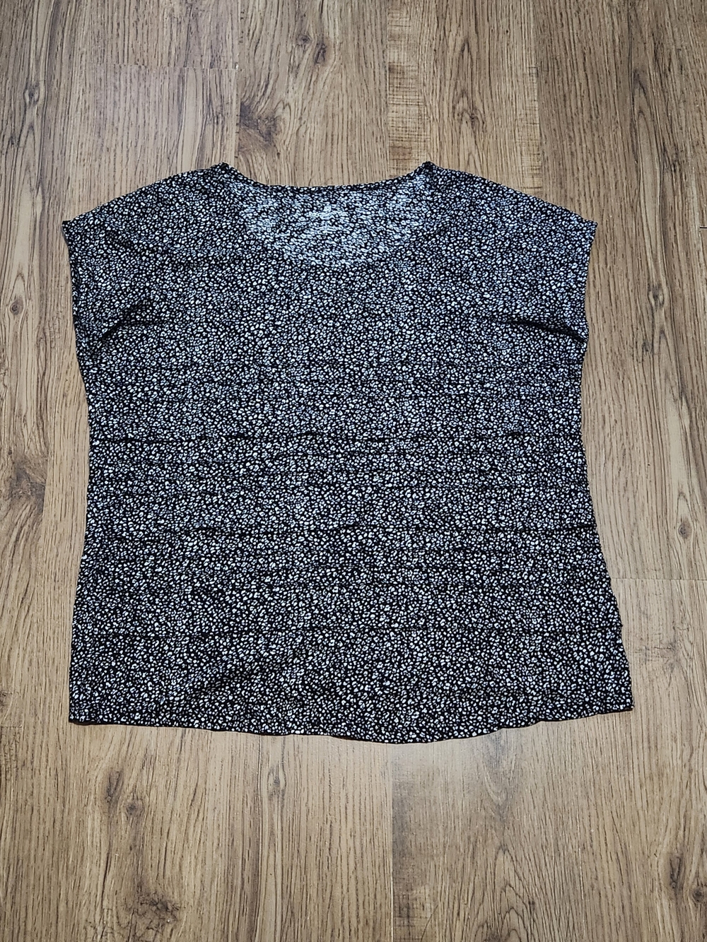 Liz Claiborne Black and White Micro Floral Scoop Neck Top